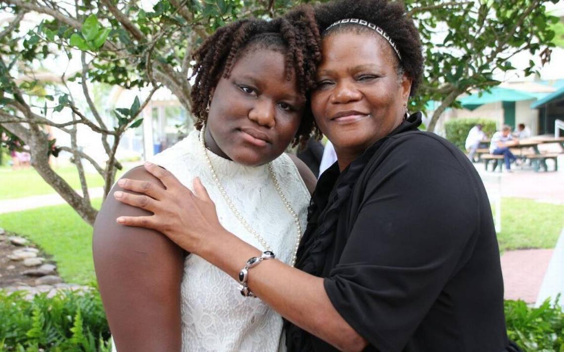 Mya Wright and her mother at Mya's high school graduation. (Photo: Ransom Everglades School)