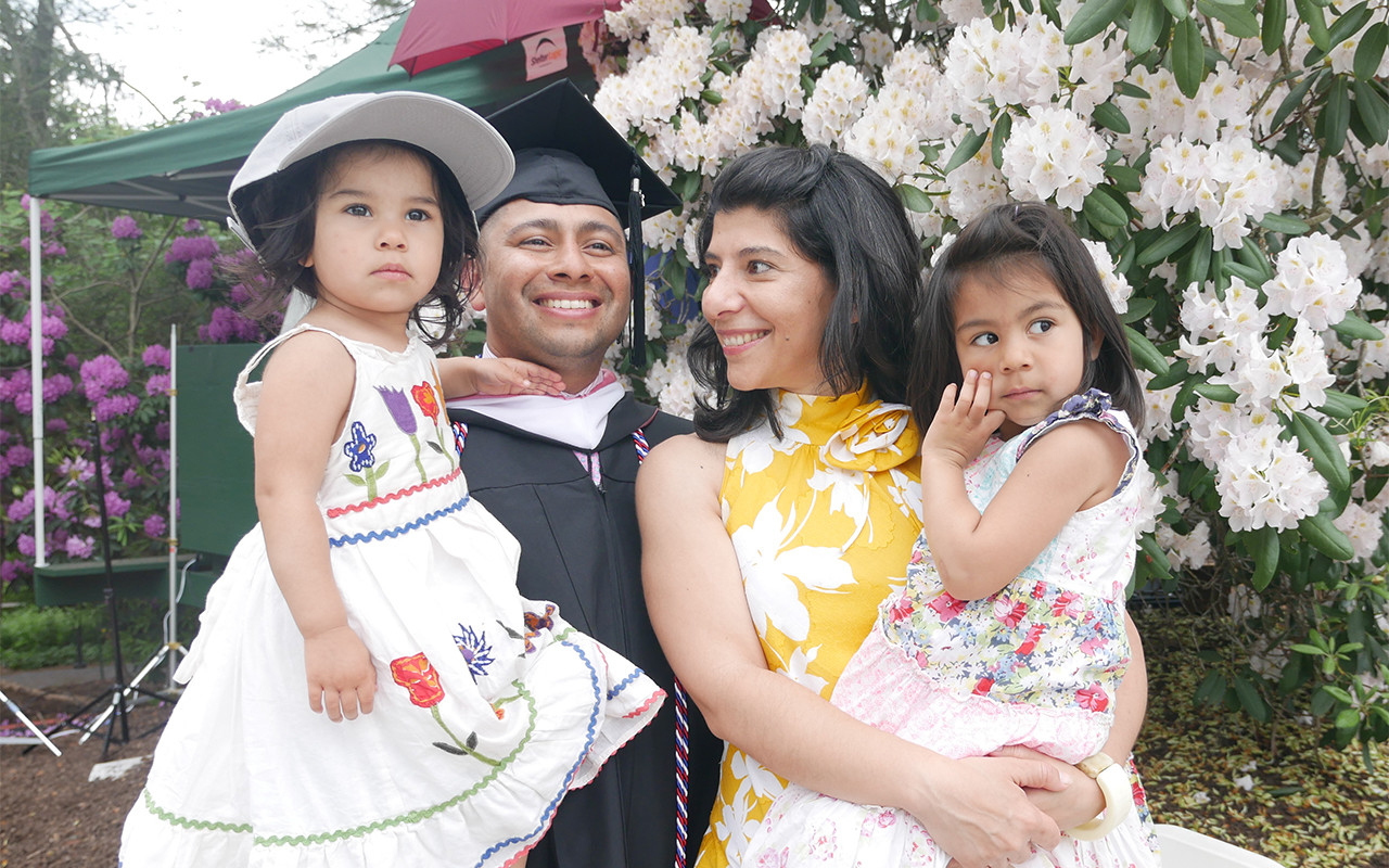 Eduardo De La Torre, Vassar Posse Scholar on graduation day with his family