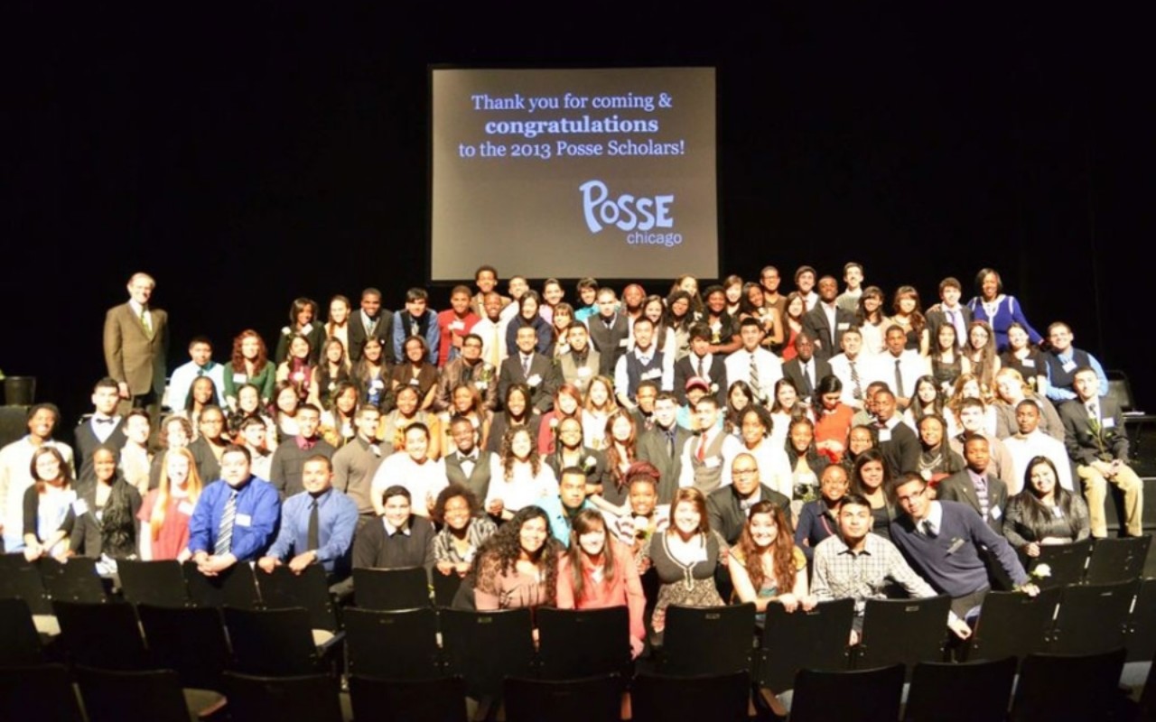 Posse Chicago’s largest class of Scholars gathers on stage at the Awards Ceremony.