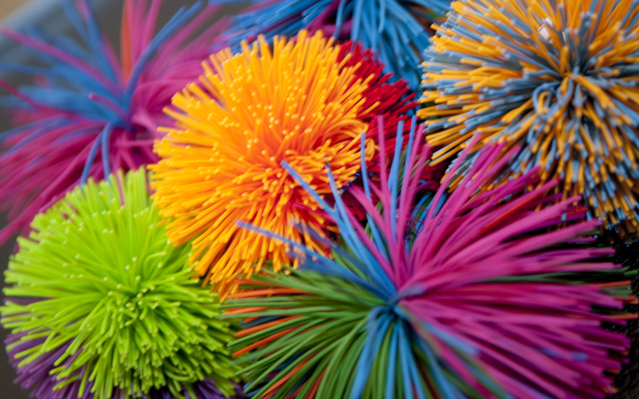 Multi color koosh balls