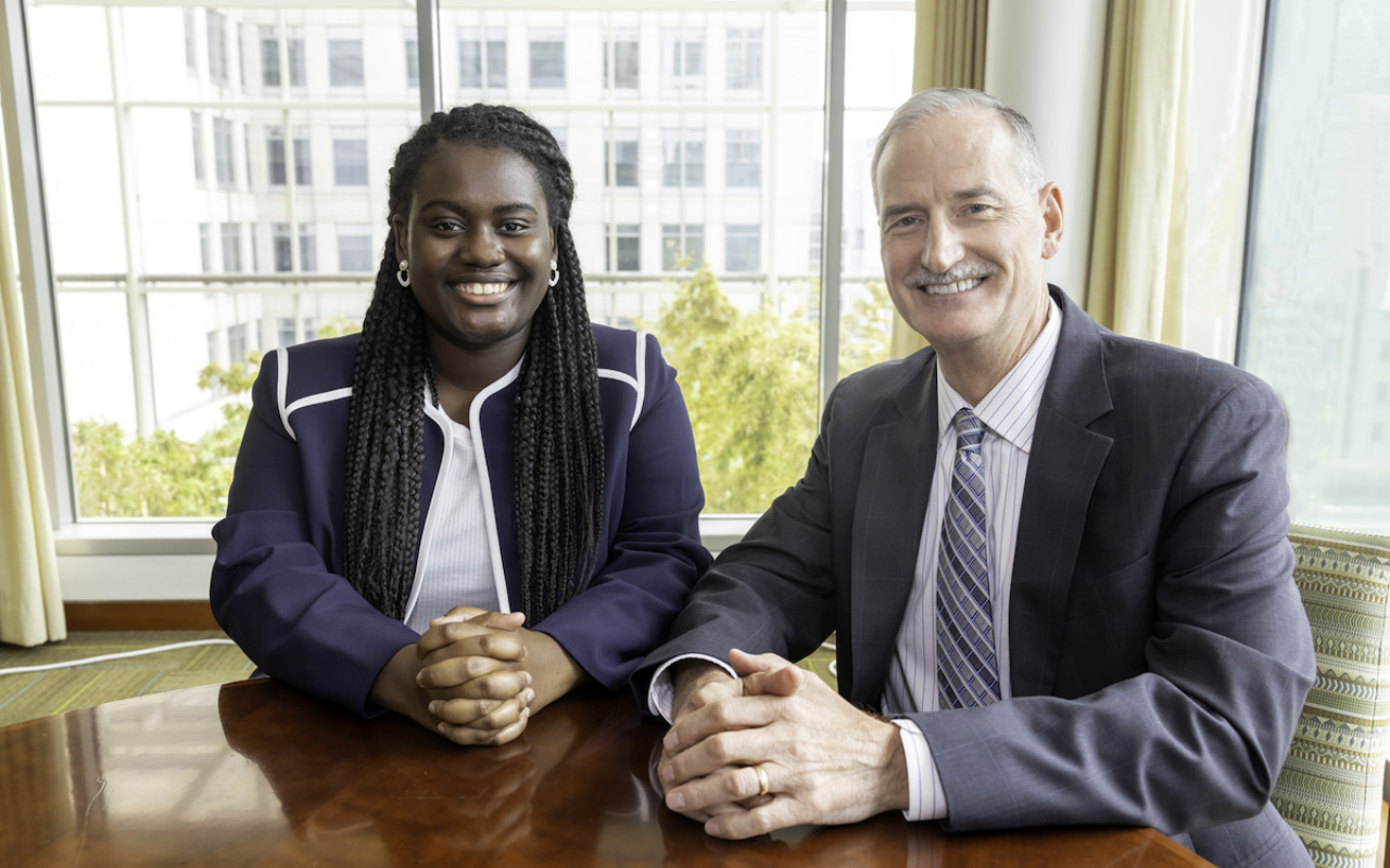 Left to right: 2021 Jeff Ubben Posse Fellow Nathalie Boadi; Ann & Robert H. Lurie Children’s Hospital of Chicago CEO Dr. Tom Shanley.