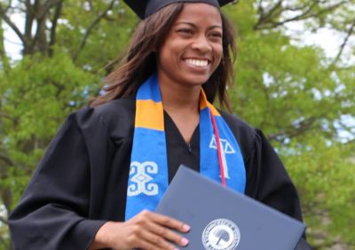 Connecticut College Posse Alumna Chakena Sims.