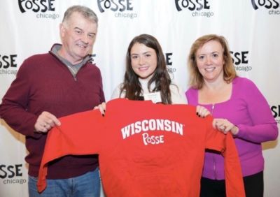 Gráinne McDonagh (center).