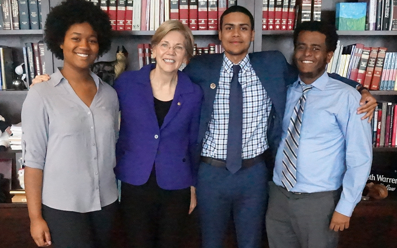 Senator Elizabeth Warren with Posse Scholar interns Tanisha DeLeon, Luis Morales and Uriel Girma. Senator Warren's office is a Posse Career Program partner.